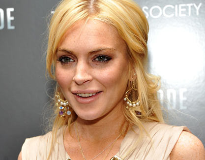 Lindsay Lohan muestra su nueva sonrisa