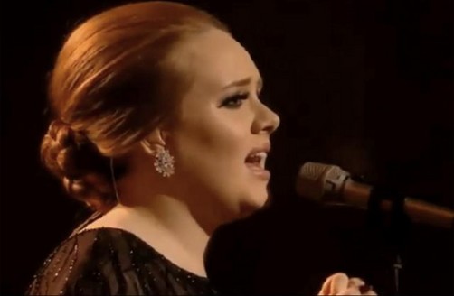 Adele cancela sus conciertos por problemas de voz