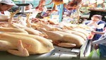 El precio del pollo está  menos de cinco nuevos soles en Lima