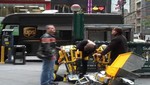 Bumblebee caminando en Times Square