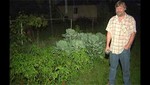 Hombre sin trabajo encontró 150 mil dólares en su jardín