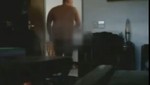 Hombre desnudo roba el departamento de su vecina (Video)