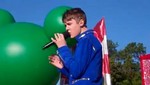 Justin Bieber lleva su Mistletoe al Desfile de Navidad de Disney (video)