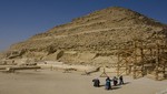 Egipto: Reanudan restauración de pirámide escalonada de Zocer