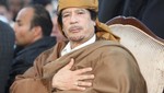 Muamar el Gadafi buscó comida entre la basura mientras permanecía oculto