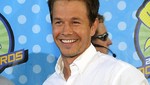 Mark Wahlberg enojado por asedio de los paparazzi (Foto)