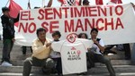 Barristas cremas marchan por la paz