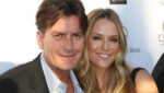 Charlie Sheen sale en defensa de Brooke Mueller