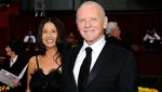 La mujer de Anthony Hopkins le elige la ropa