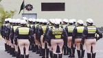 Fotos muestran policías femeninas besandose en estado de ebriedad