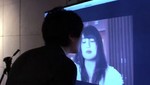 Japón: Crean paneles publicitarios con modelos que se sonrojan cuando las besan (video)
