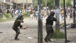 Policía se enfrentó con damnificados en Iquitos