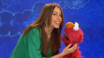 Sofía Vergara le enseña hablar español a Elmo
