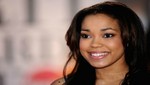 Dionne Bromfield tiene dos personalidades