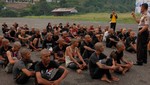 Indonesia: Policía islámica rapa y baña a jóvenes punks
