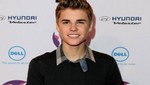 Justin Bieber arde en la portada de su nuevo álbum Believe (Foto)