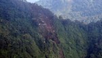 Todos los pasajeros del avión ruso que se estrello en una montaña de Indonesia habrían muerto