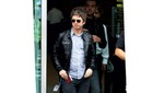 Noel Gallagher firma autógrafos a sus fans peruanos