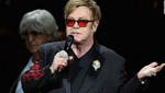 Elton John es hospitalizado por infección respiratoria