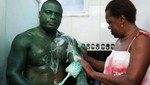 Insólito: Se disfrazó de Hulk y ahora no puede quitarse la pintura