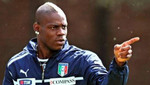Mario Balotelli: Mataré a quien me tire un plátano en la Eurocopa