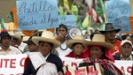 Peruanos en Francia exigen a presidente Humala cumplir su promesa de proteger el agua
