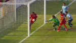 [VIDEO] ¿Entró?: El polémico gol de Uruguay ante Perú