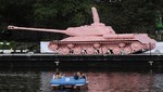 Historia del Tanque Rosa con Dedo