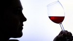 Una copa de vino tinto al día mejoraría la flora intestinal