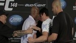 [VIDEO] Anderson Silva casi golpea a Chael Sonnen en la conferencia de prensa del UFC 148