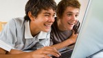 McAfee revela lo que los adolescentes estadounidenses están haciendo en línea realmente y lo poco que suspadres saben al respecto