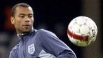 Ashley Cole sería el lateral izquierdo del Manchester United