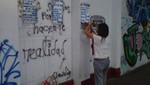 Recordando y promoviendo la poesía de Luis Hernandez en las paredes de Barranco