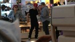 Justin Bieber y Selena Gómez causan conmoción en centro comercial