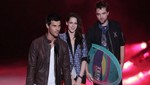 [FOTOS] Robert Pattinson y Kristen Stewart se acurrucan en los Teen Choice