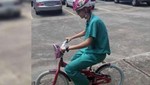 Un médico llegó a su centro de labores con una bicicleta de una niña [VIDEO]