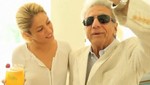 Shakira le rinde emotivo homenaje a su papá cantando 'Hay Amores' junto a él [VIDEO]
