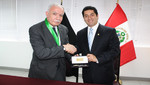 Alcalde Salvador Heresi condecora a Canciller Palestino