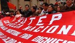 Perú: desde hoy se aplican descuentos a sueldos de maestros