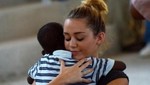 Miley Cyrus levantó la mano a sus fans