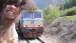 Mujer estuvo a una pelo de ser decapitada por un tren [VIDEO]