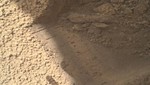 Robot Curiosity desentierra partículas brillantes en Marte [VIDEO]