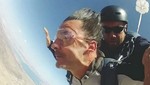 Ricardo Arjona saltó en paracaídas junto a su hijo [VIDEO]