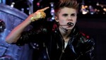Justin Bieber ayuda a los adolescentes voluntarios