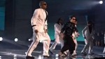 MC Hammer a dúo con PSY en los American Music Awards [VIDEO]
