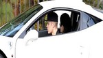 Justin Bieber pasea a Selena Gomez en su veloz Ferrari blanco