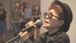Yoko Ono interpreta Firework de Katy Perry [VIDEO]
