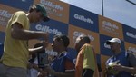 Federer jugó fútbol en una favela de Sao Paulo [VIDEO]