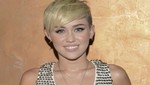 Miley Cyrus pasea a su perro Floyd en Filadelfia [FOTOS]