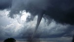 Energía limpia y renovable creando tornados